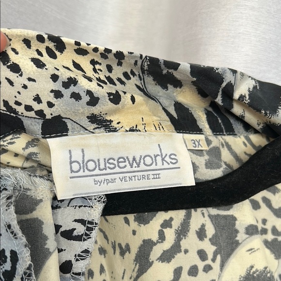 Vintage 100% Silk Leopard Print Button Down Shirt - Picture 5 of 7